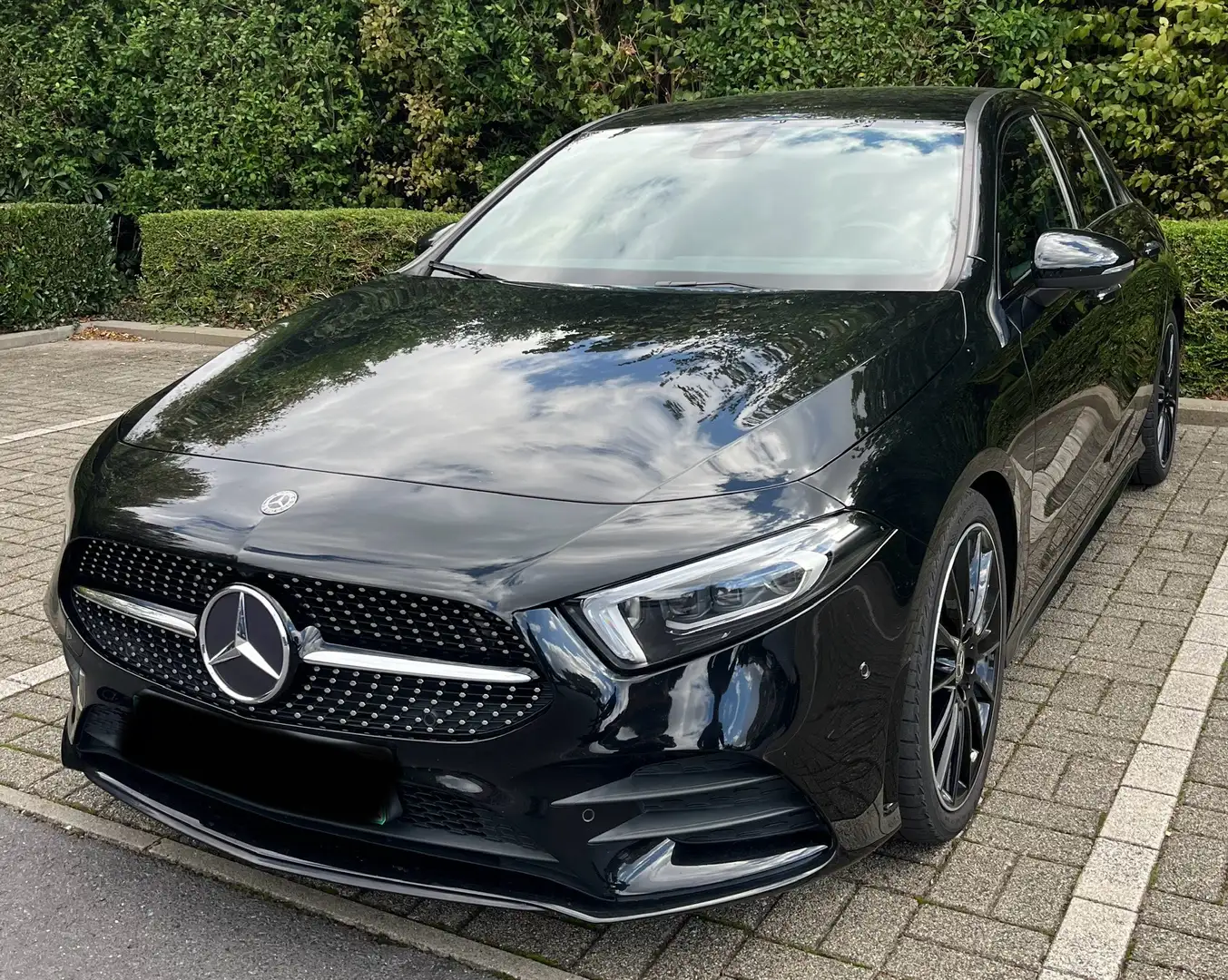 Mercedes-Benz A 220 7G-DCT AMG Line - 1