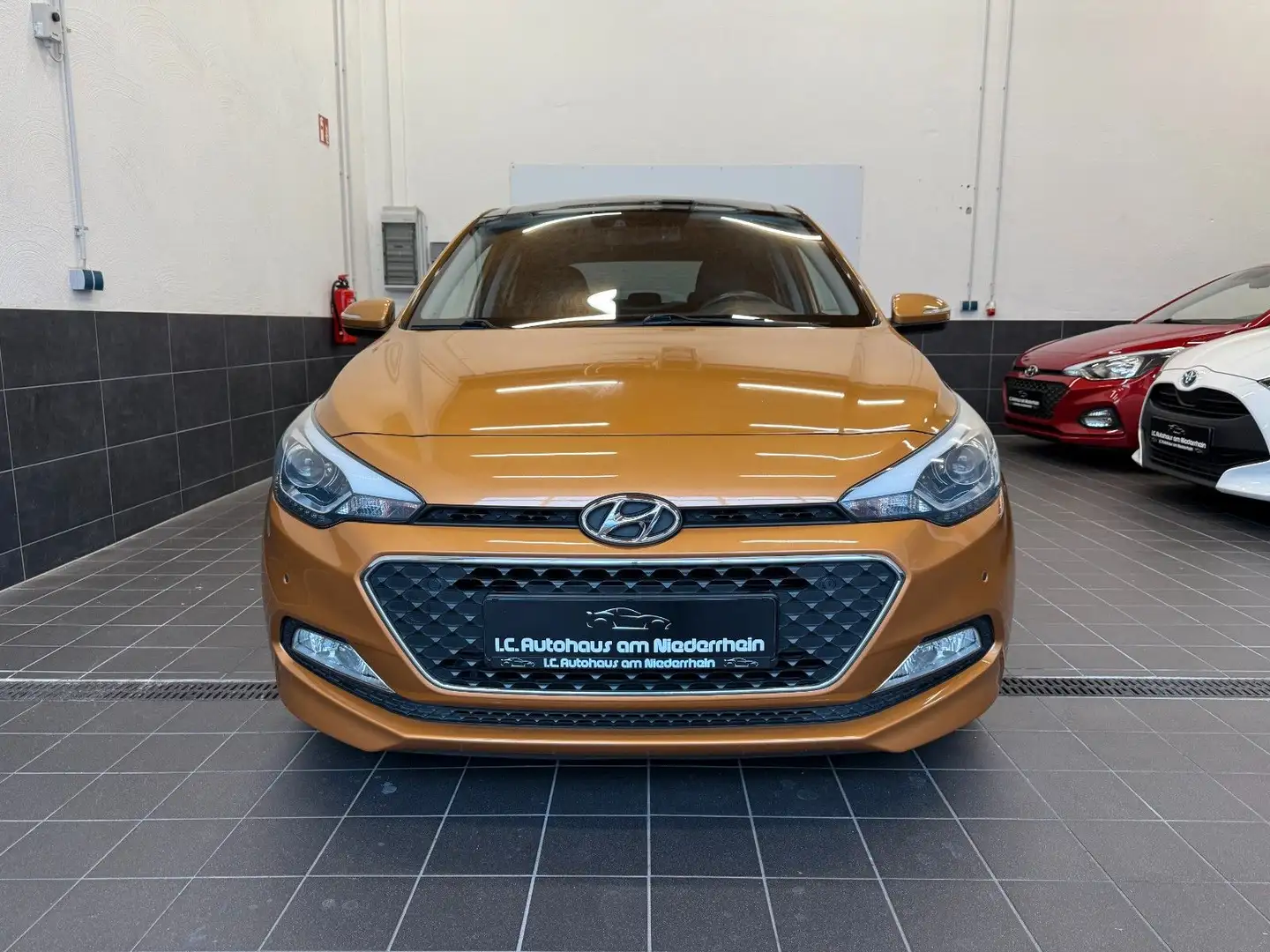 Hyundai i20 Style|KEYLESS|PANO|1.4 101PS|EU6|KAMERA|NAVI Gold - 2