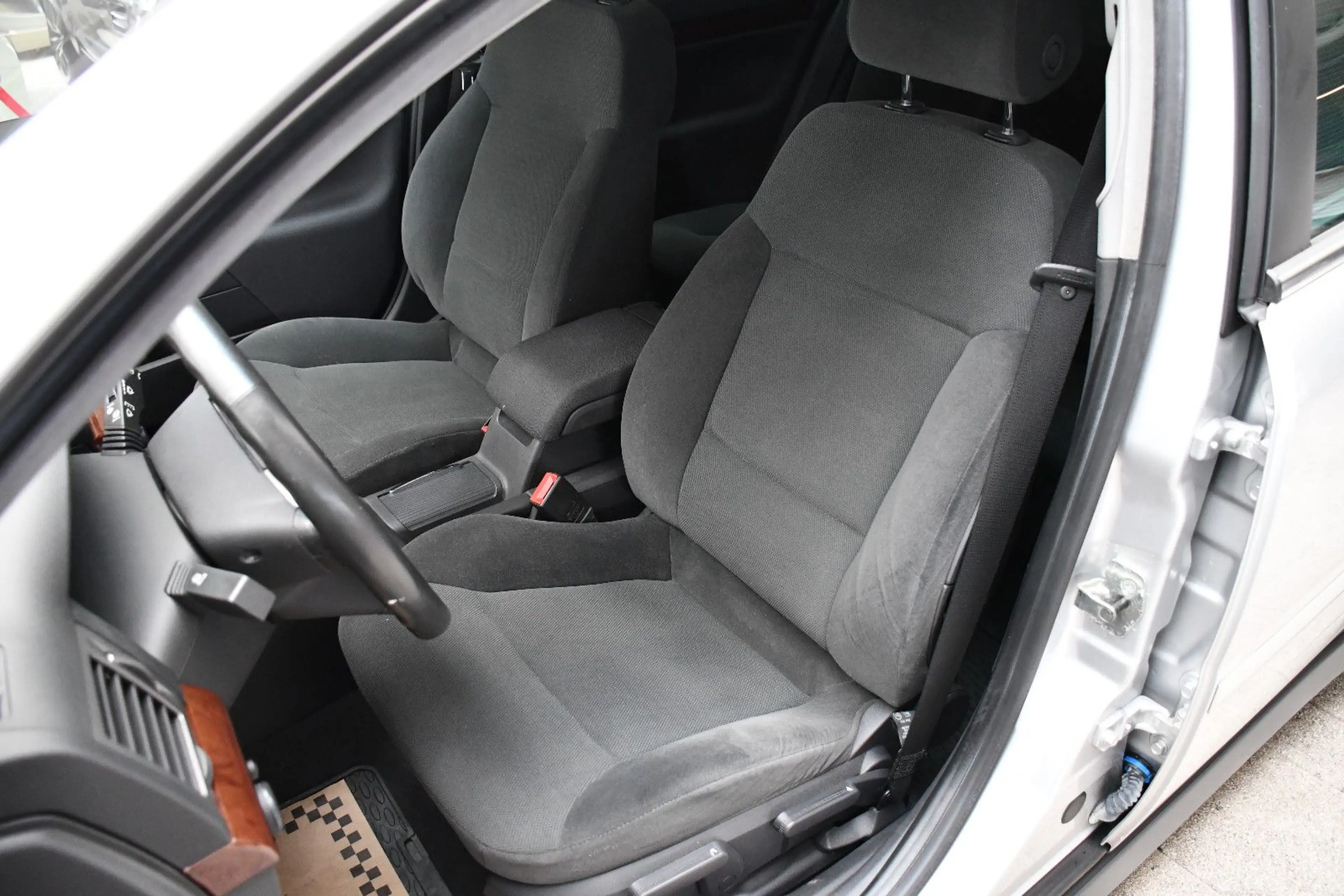 Opel Vectra Caravan 2.2 Elegance Automatik 1.Hand — photo 10