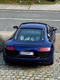R8 V10 Rtronic