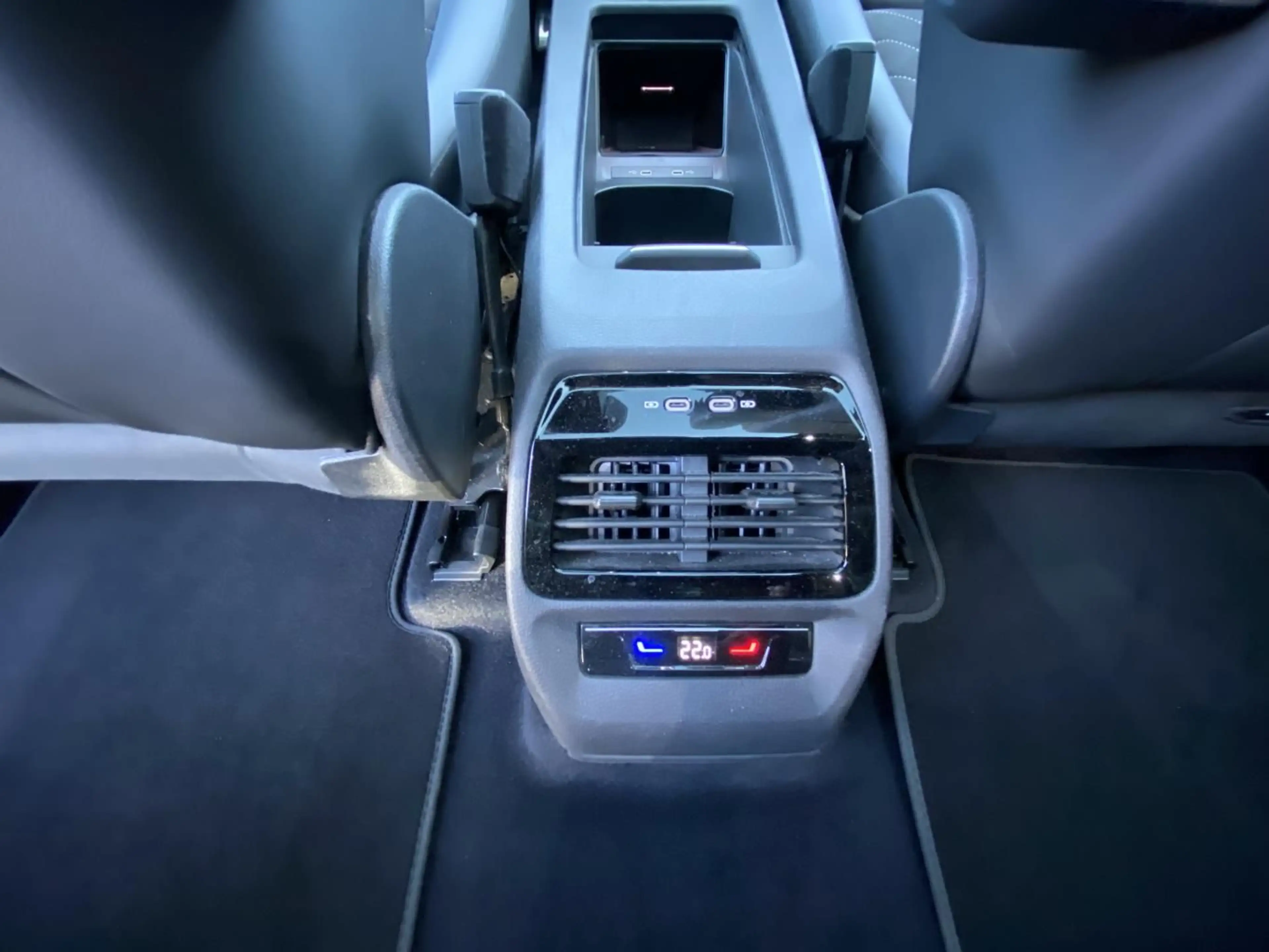 Volkswagen ID.4 Pro Performance WÄRMEPUMPE+AHK+PANORAMA+21 — photo 13