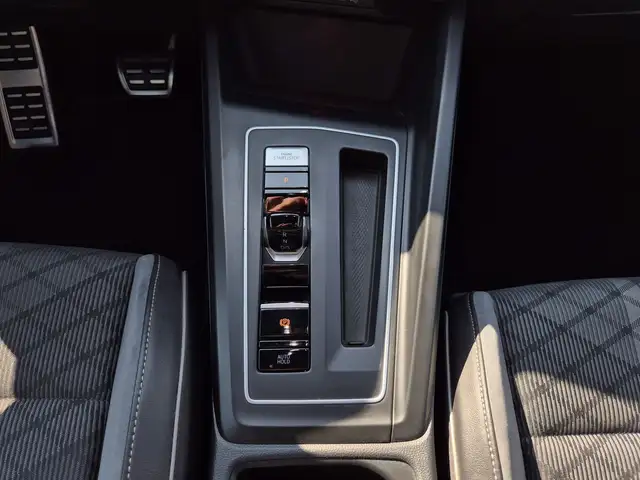 Volkswagen Golf view 10