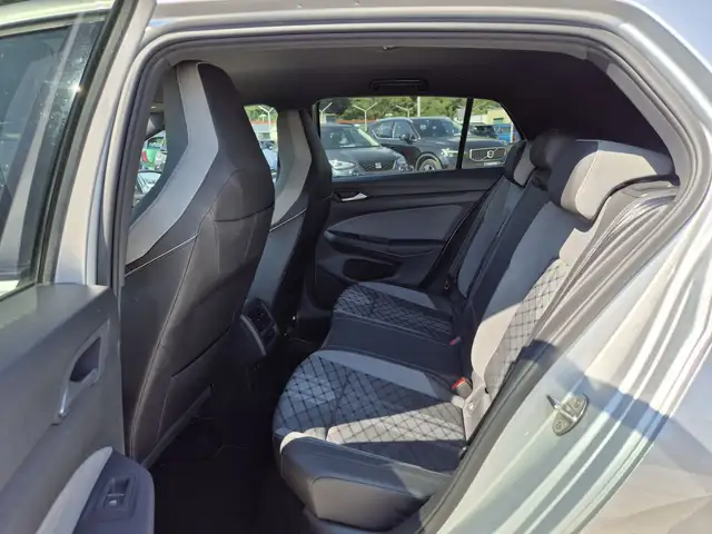 Volkswagen Golf view 7