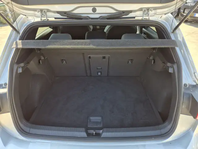 Volkswagen Golf view 12