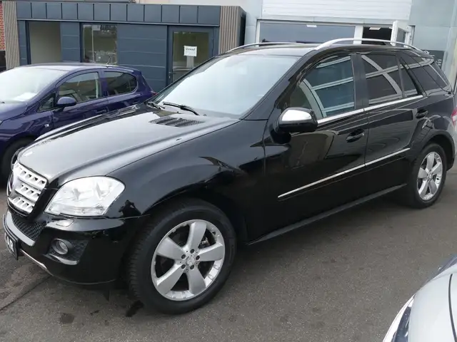 Mercedes-Benz ML 350 CDI Alcantara Schiebedach Navi  4 Matic HU/AU 0823
