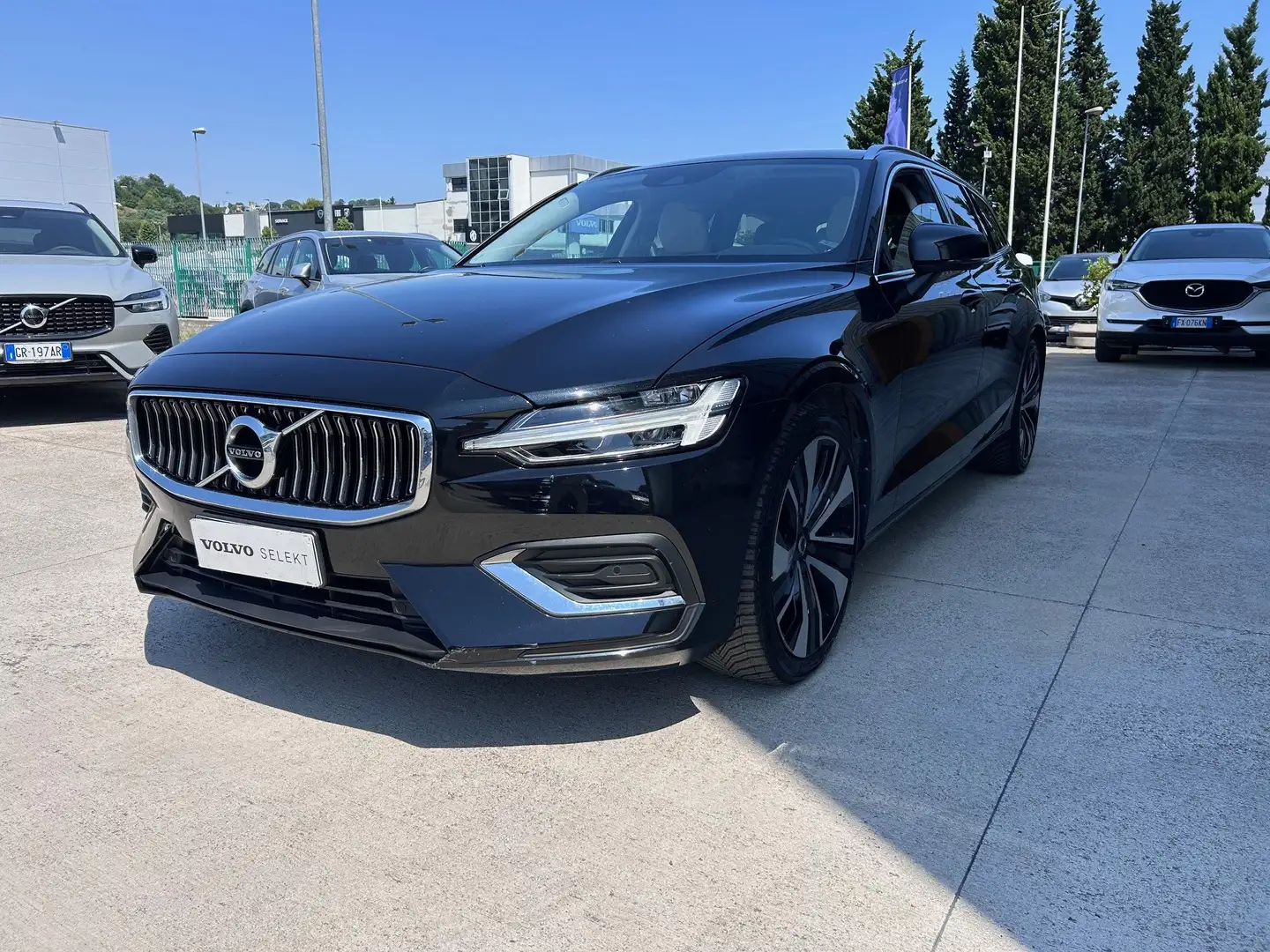 Volvo V60 V60 2.0 b4 Inscription auto Nero - 1
