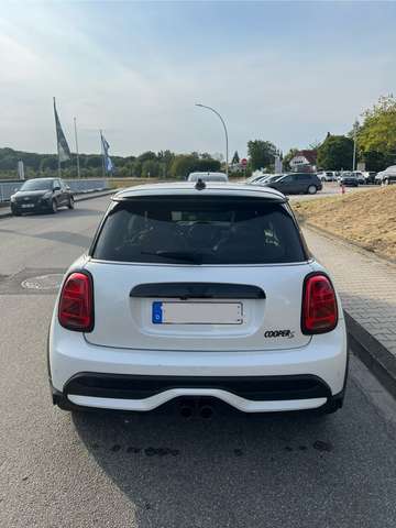 Imagine MINI Cooper S Cooper S Resolute Edition