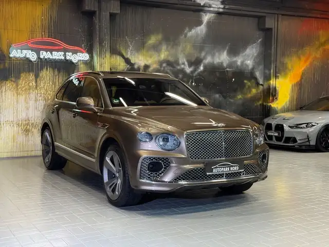 Bentley Bentayga view 9