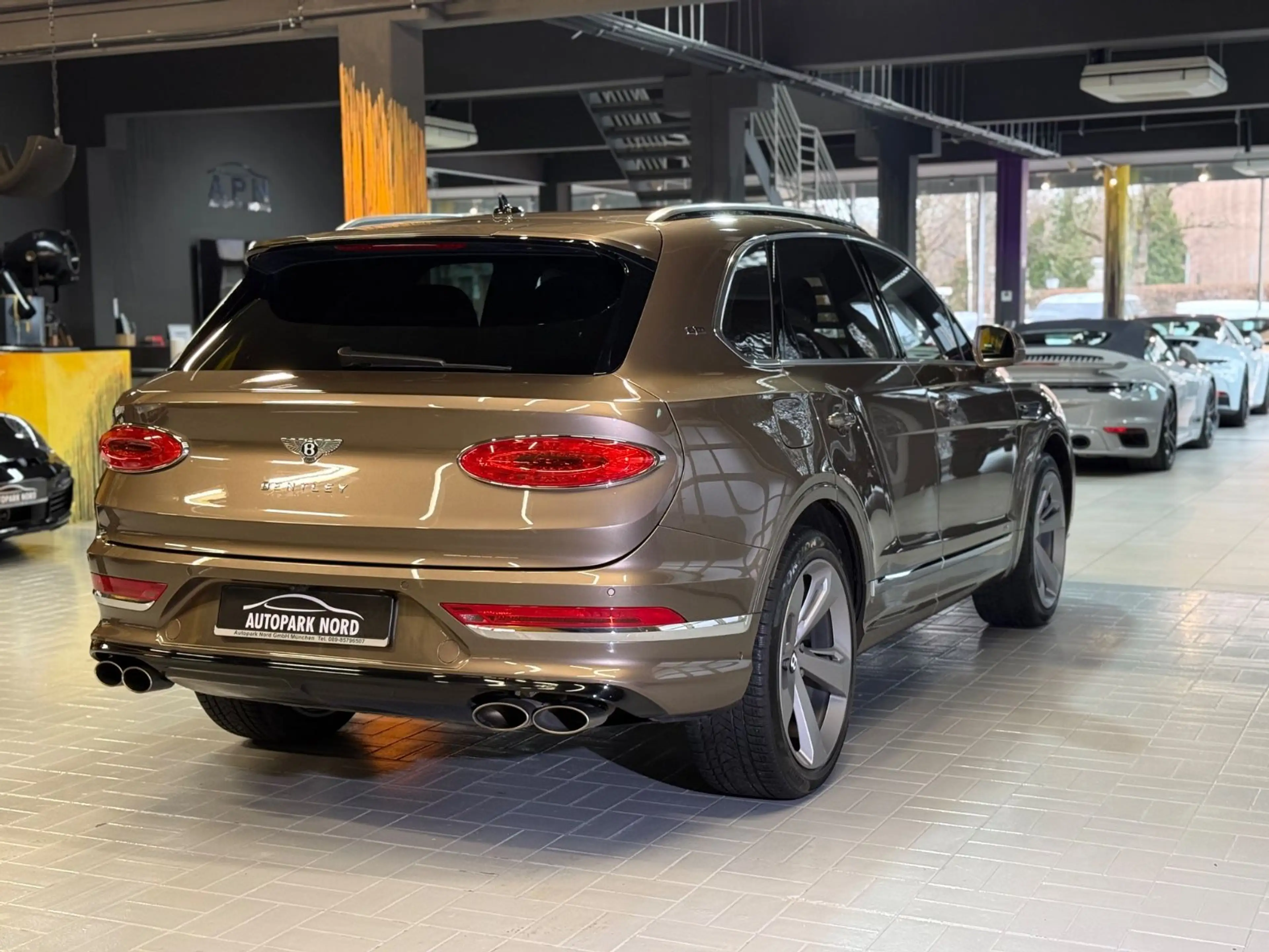 Bentley Bentayga 4.0 V8 4WD Aut.~NAIM~PANO~AKRAPOVIC~ — photo 7