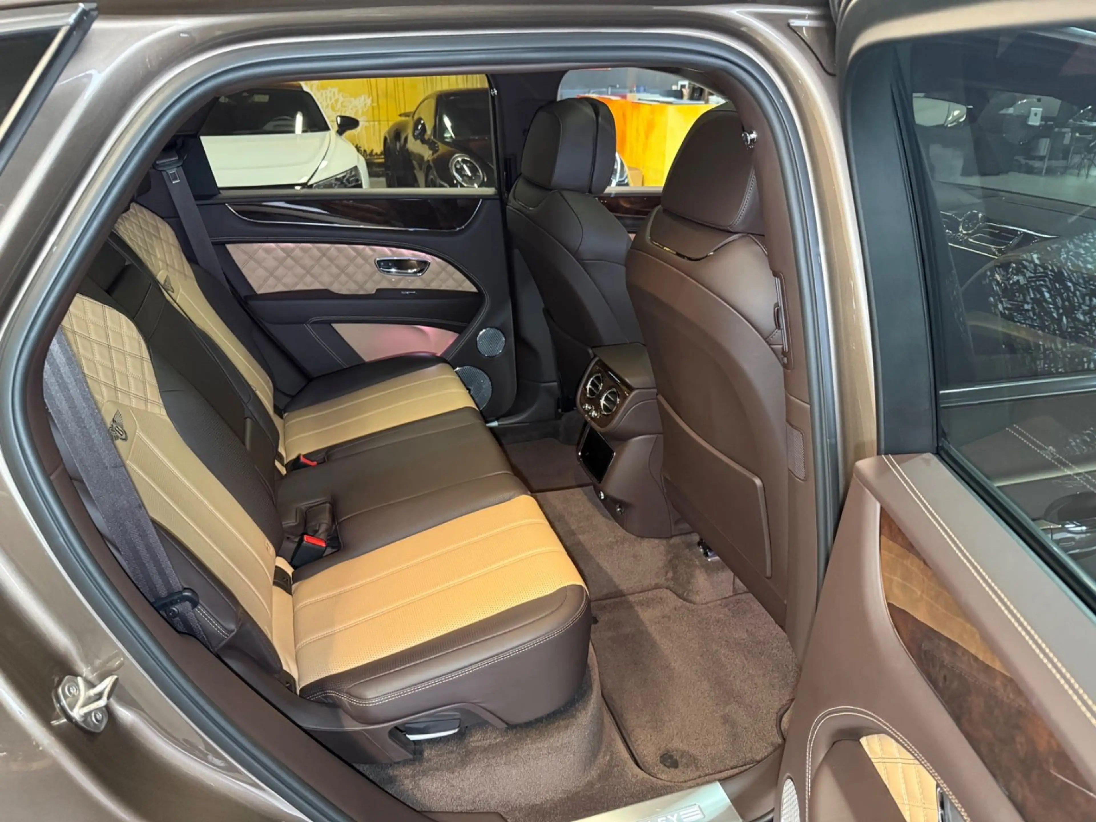 Bentley Bentayga 4.0 V8 4WD Aut.~NAIM~PANO~AKRAPOVIC~ — photo 15