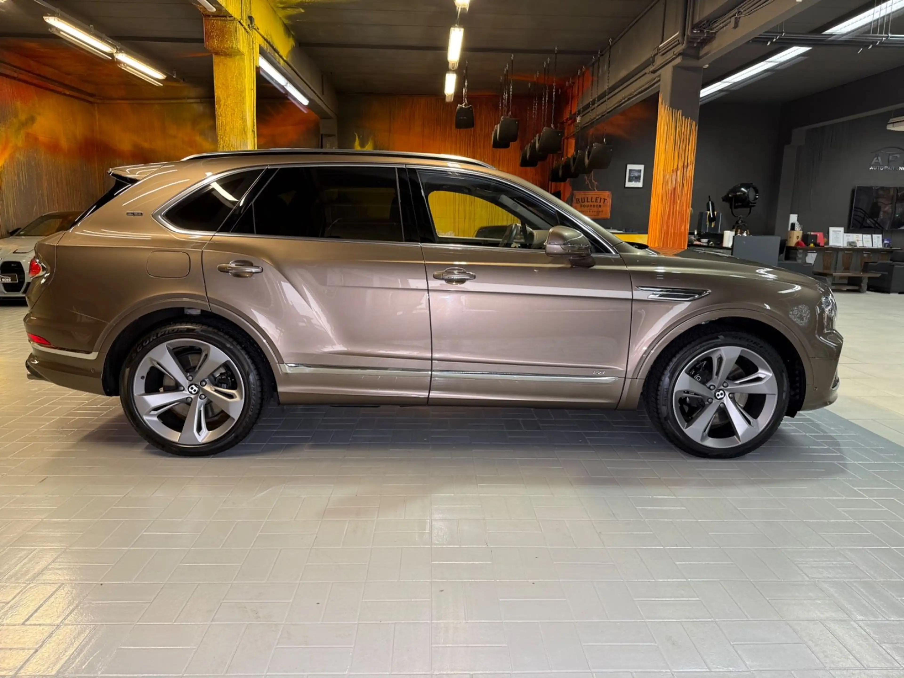 Bentley Bentayga 4.0 V8 4WD Aut.~NAIM~PANO~AKRAPOVIC~ — photo 8