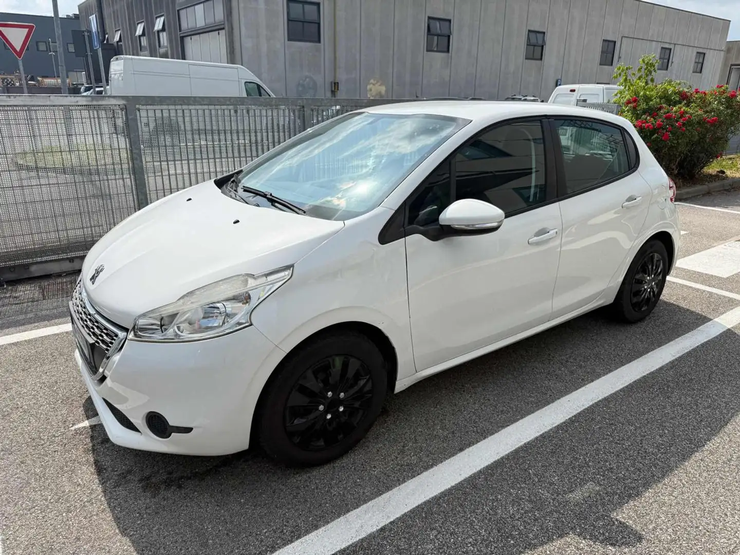 Peugeot 208 1° serie PureTech 68 3 porte Active Bianco - 1