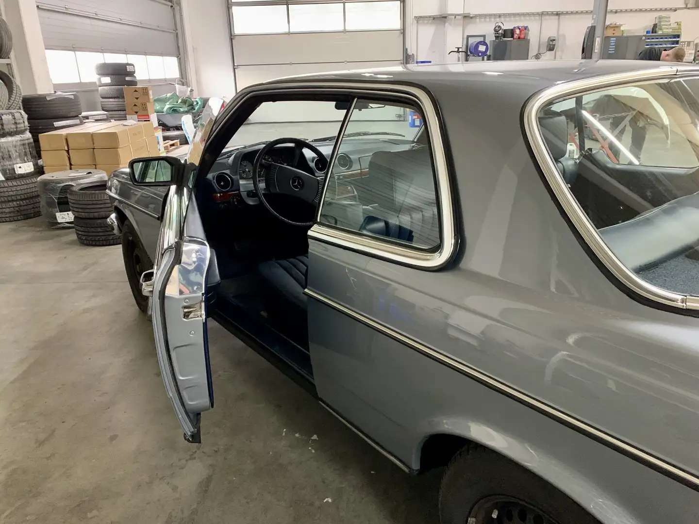 Mercedes-Benz CE 280 280 CE Srebrny - 2