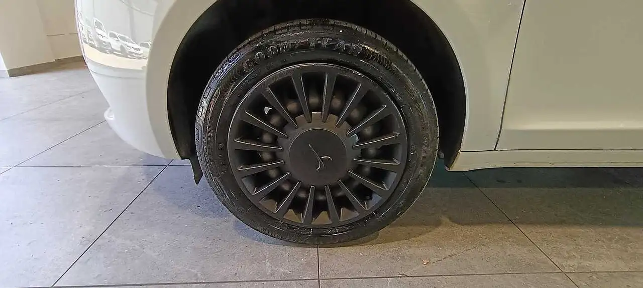 Lancia Ypsilon 2023