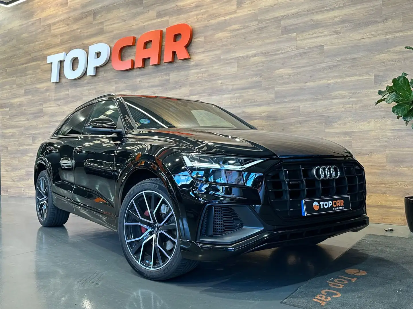 Audi Q8 55 Tfsi  Quattro  340 cv Black Line Sline 340 cv Schwarz - 1
