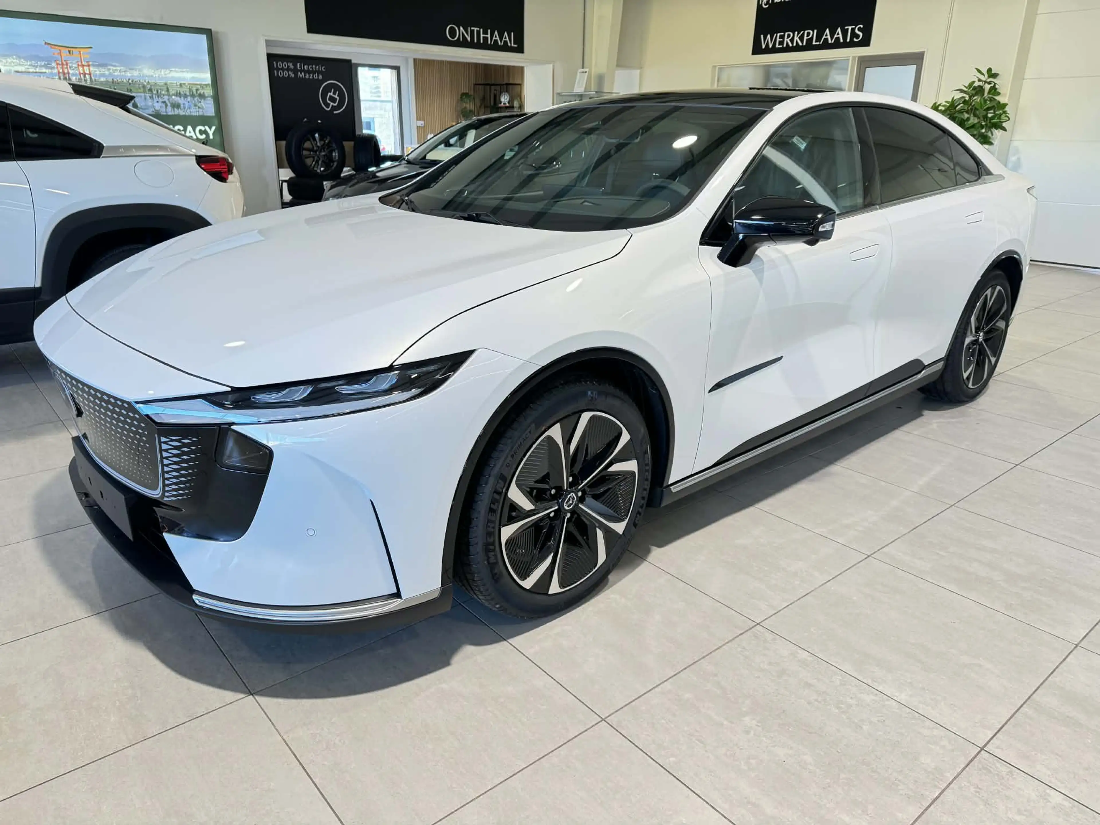 Mazda 6e 6e 68.8 kWh Takumi — photo 8