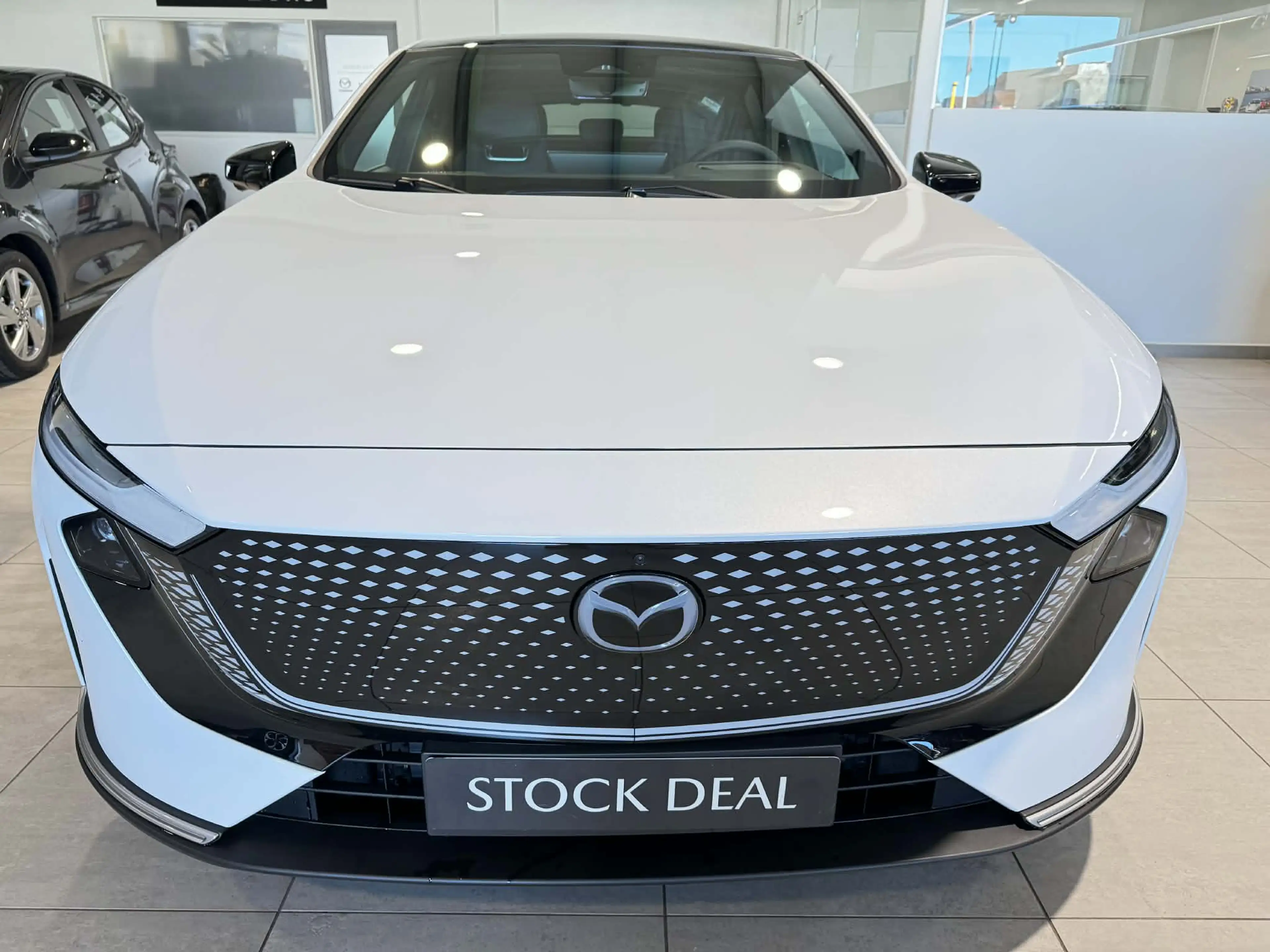 Mazda 6e 6e 68.8 kWh Takumi — photo 7