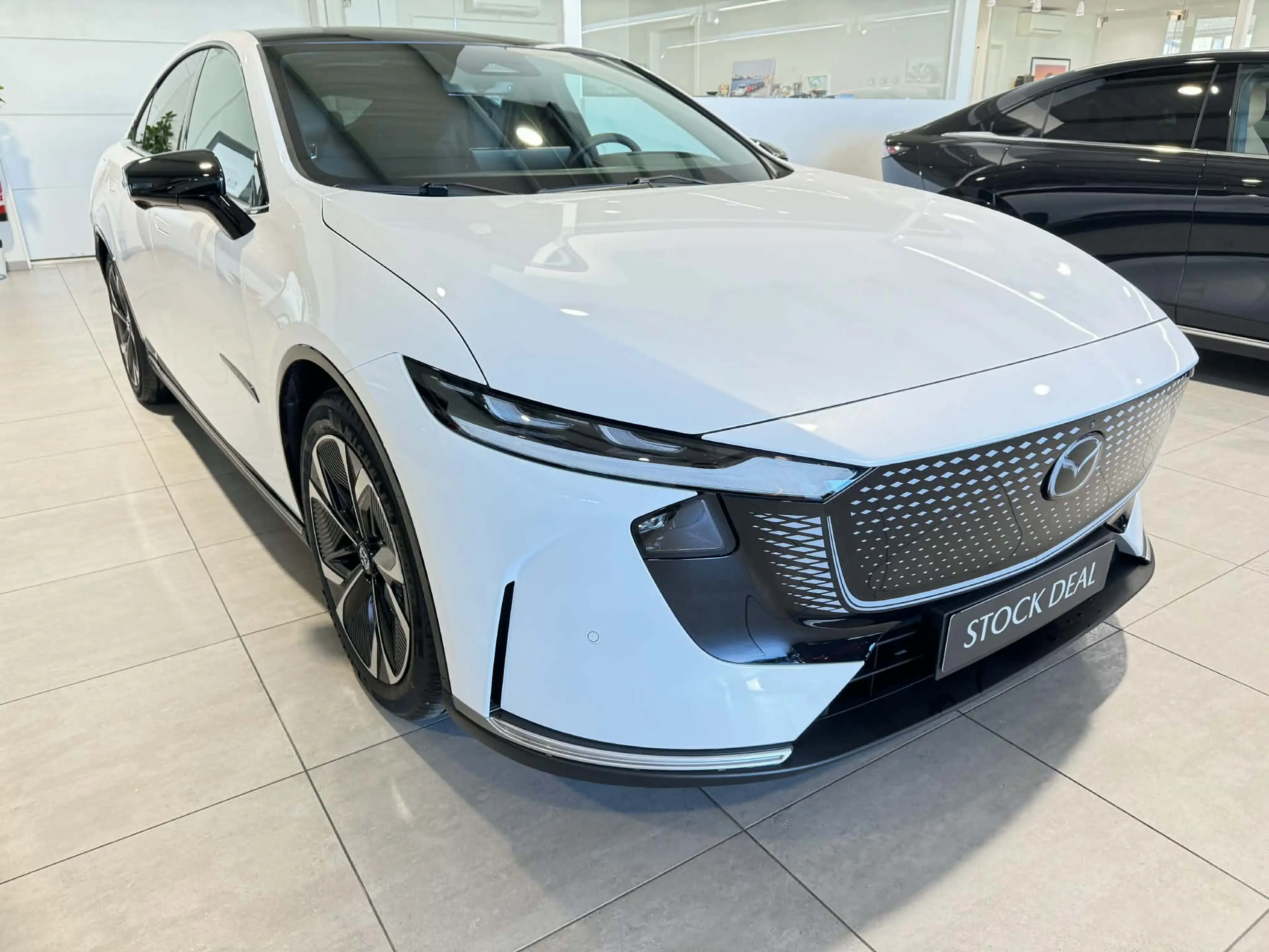 Mazda 6e 6e 68.8 kWh Takumi — photo 5