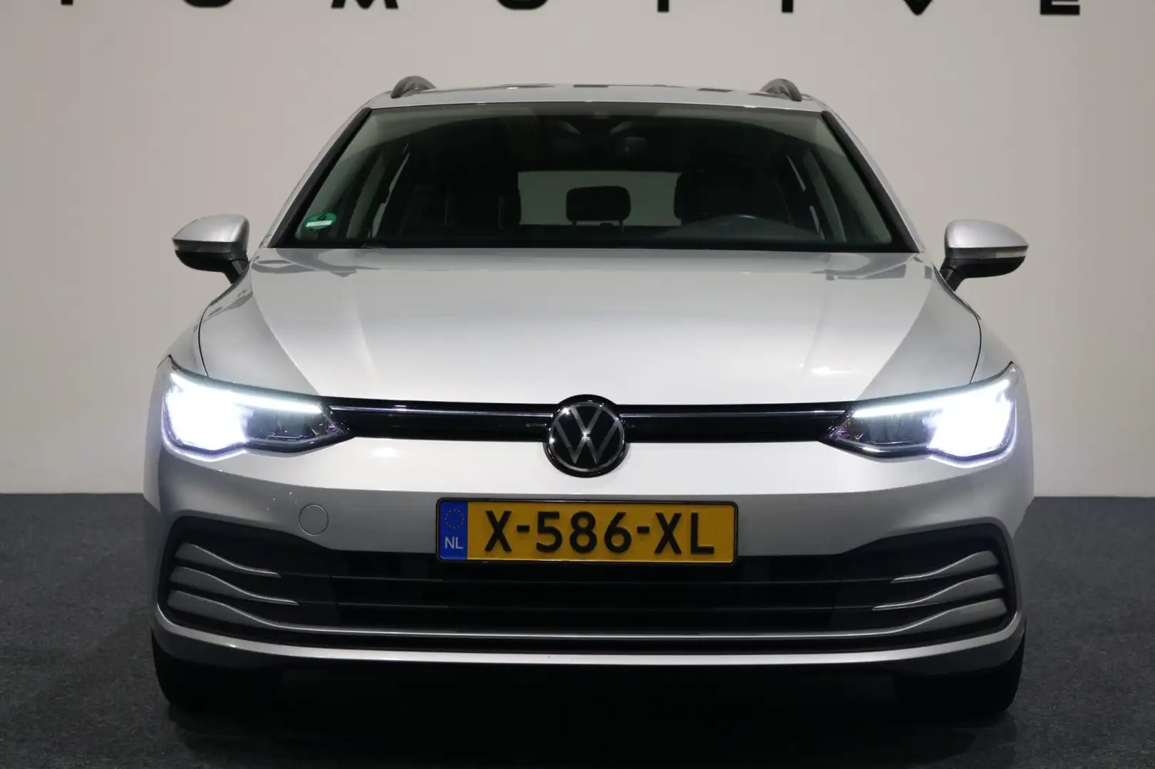 Volkswagen Golf Variant 1.0 eTSI Life Business VIRTUAL NAVI ASSIST LED GAR Grijs - 2