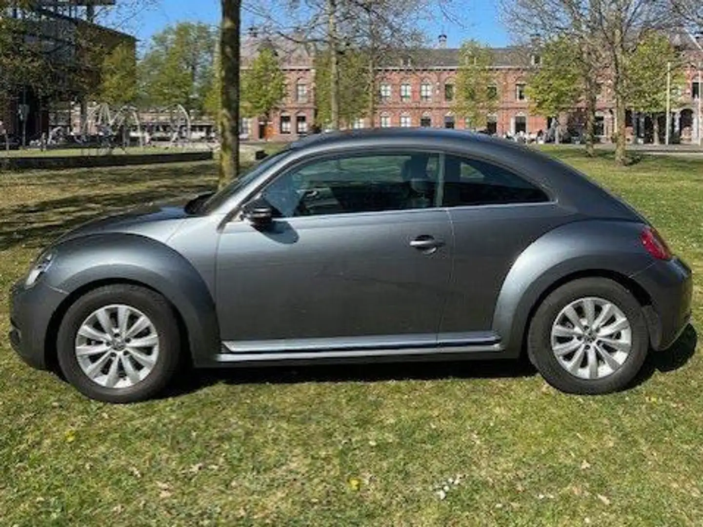 Volkswagen Beetle Beetle 1.2 TSI Design Grijs - 1