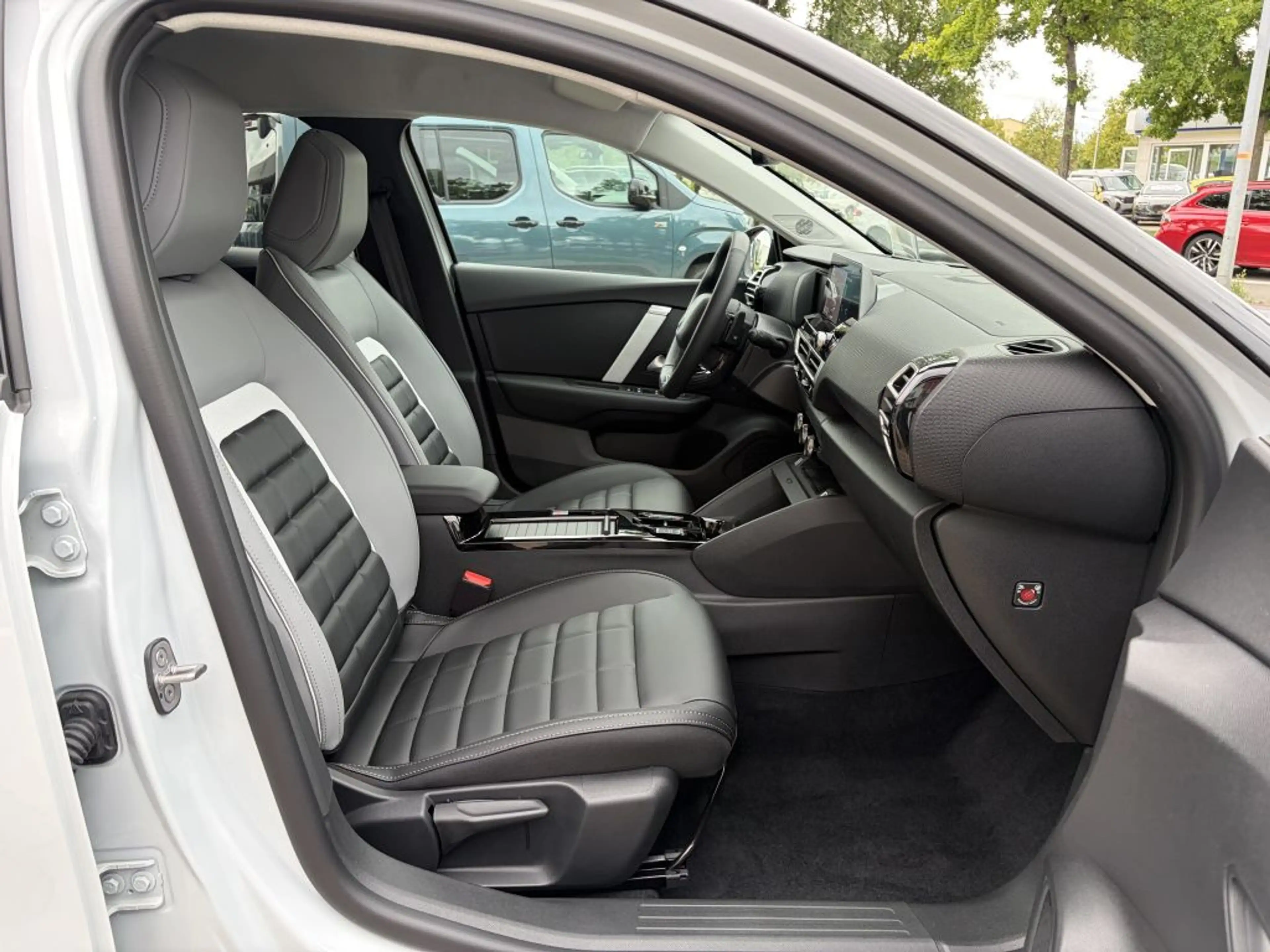 Citroen C4 C4 Benziner 130 AT MAX + Winter, Techno, Head-Up — photo 11