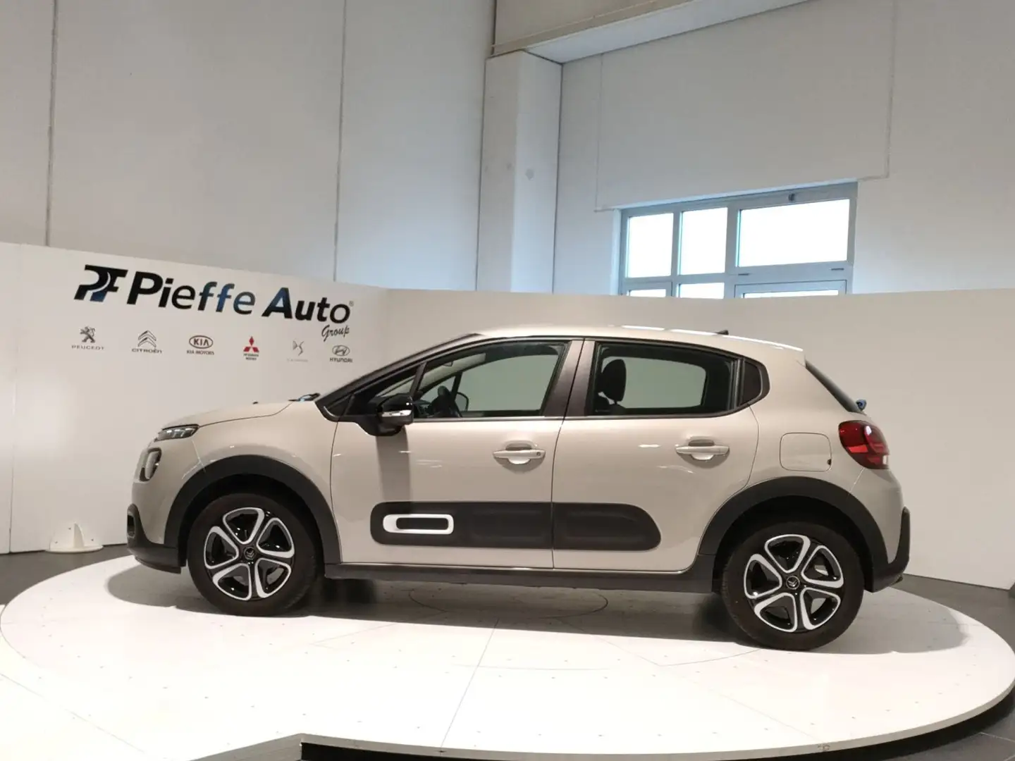 Citroen C3 3ª serie - C3 PureTech 83 S&S Plus Grigio - 2