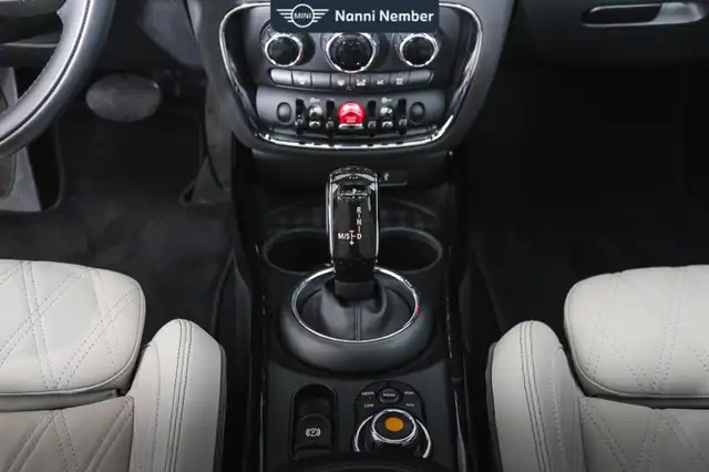 MINI Clubman view 13
