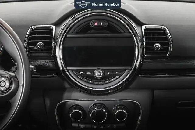 MINI Clubman view 12
