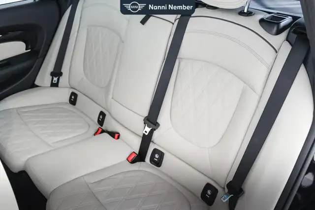 MINI Clubman view 15