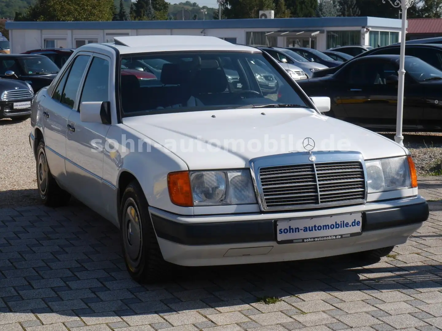 Mercedes-Benz E 200 W 124 orig. 99.000 km/2. Hand/TRAUMZUSTAND Weiß - 2