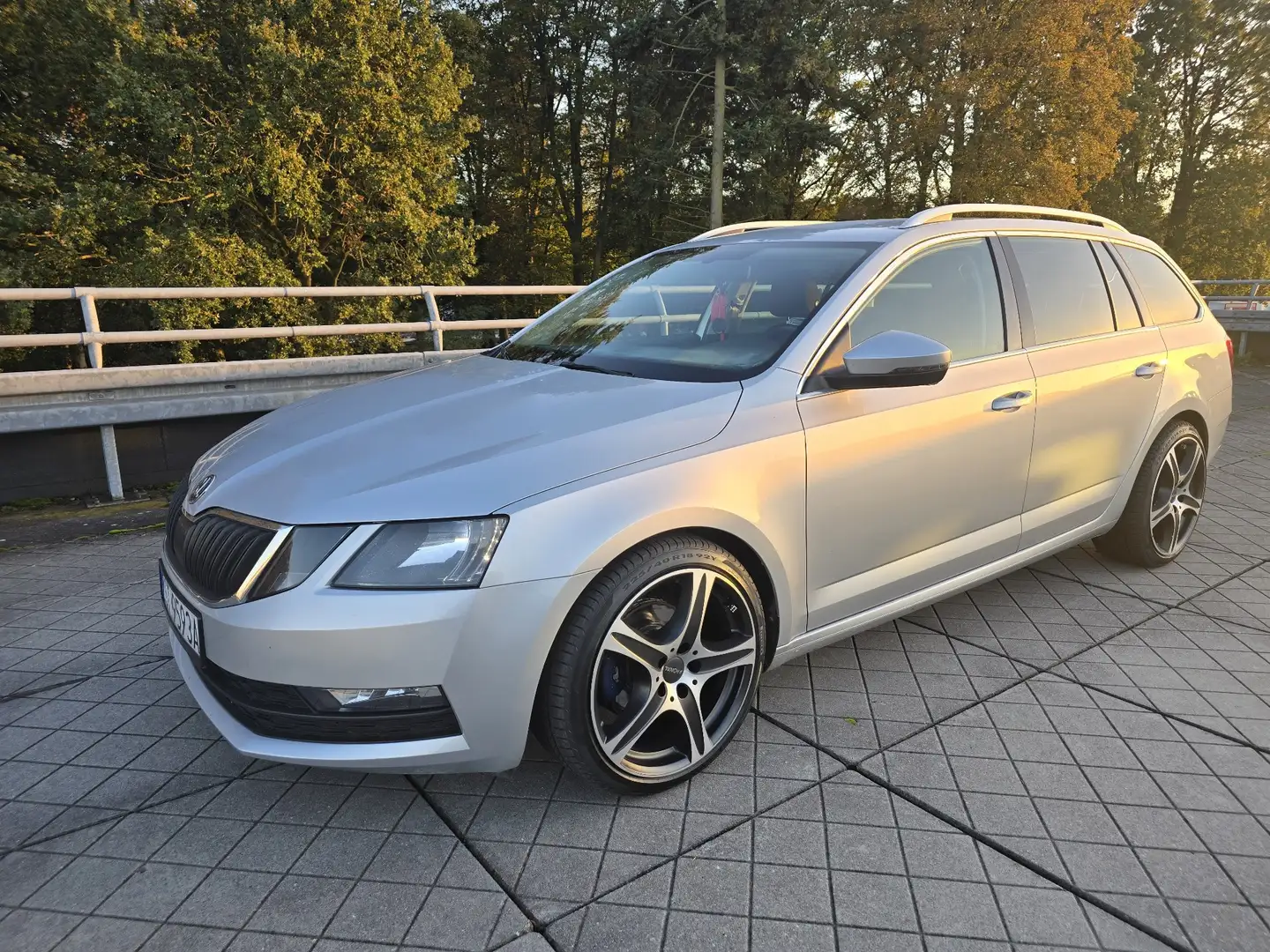 Skoda Octavia Combi 1.6 TDI DSG Ambition - 2