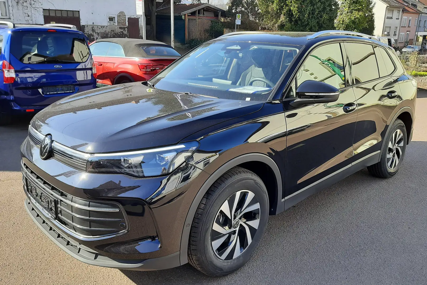 Volkswagen Tiguan 1.5 eTSI 110 kW Life Schwarz - 1