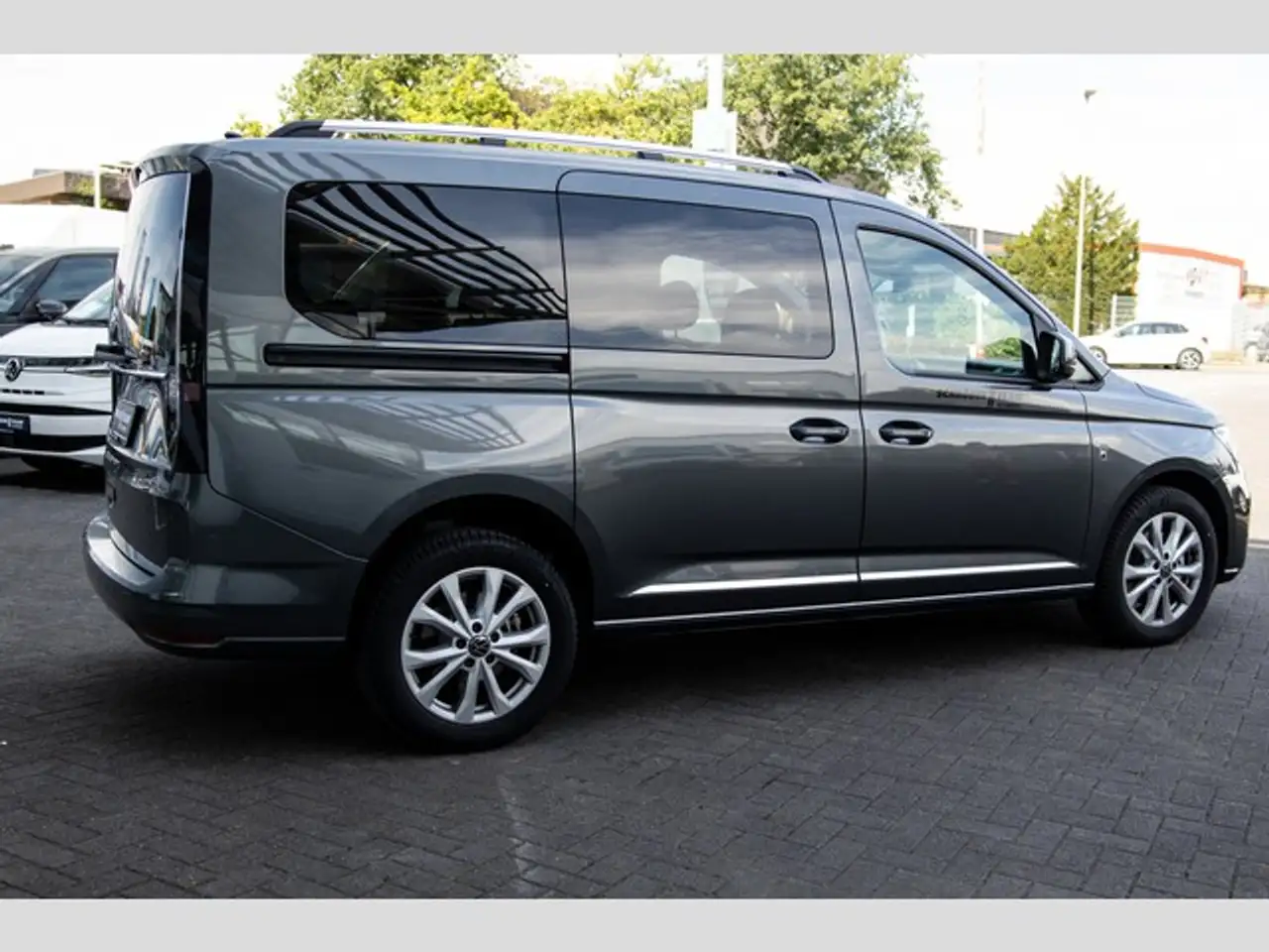 Volkswagen Caddy Maxi Style 2.0 TDI DSG 4