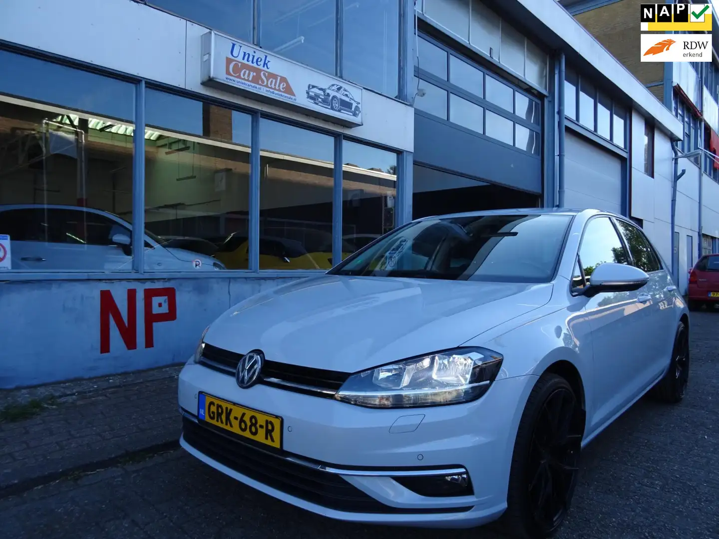 Volkswagen Golf 1.4 TSI Highline Business R Wit - 1