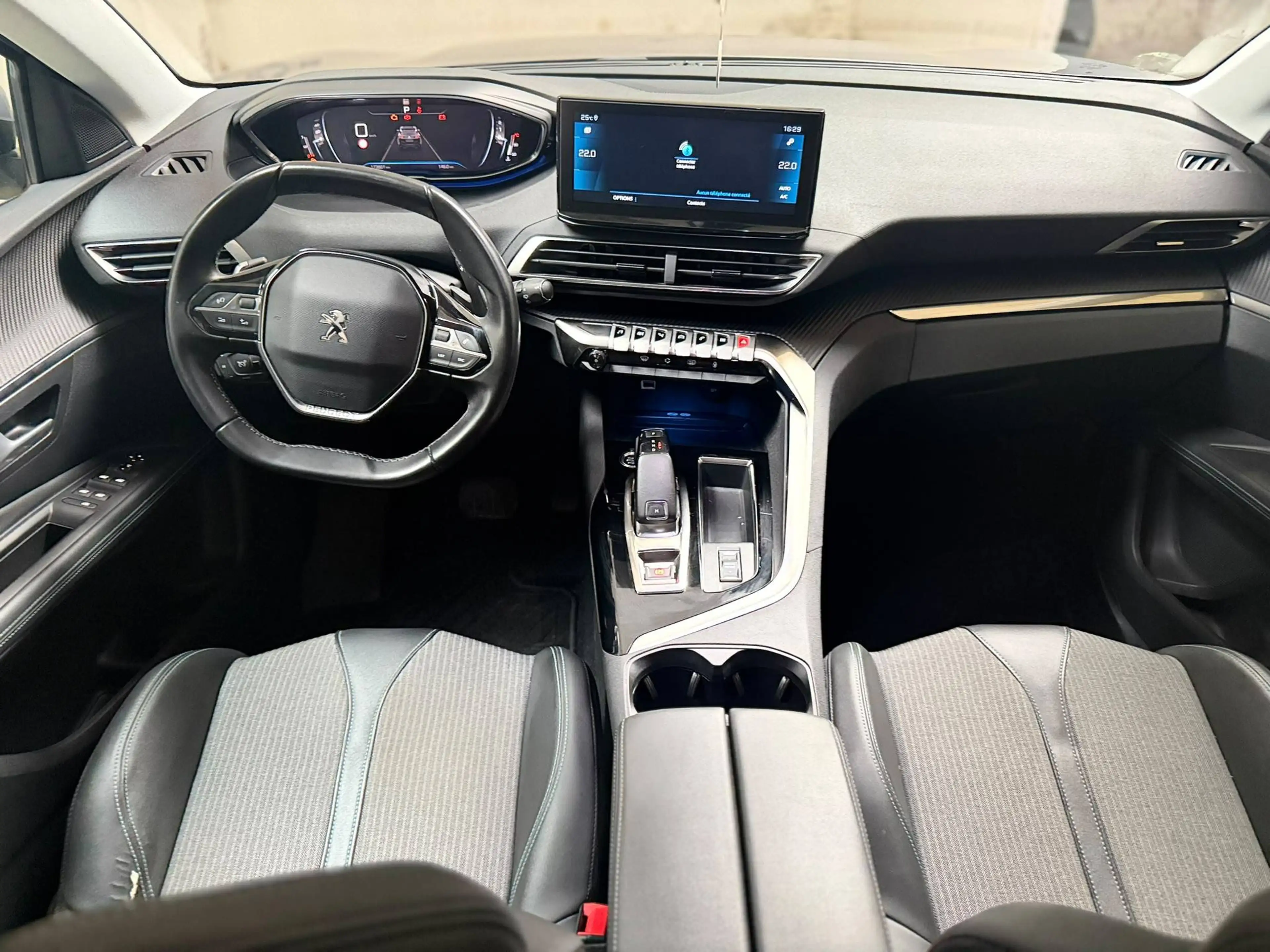Peugeot 3008 3008 1.5 BlueHDi Allure — photo 9