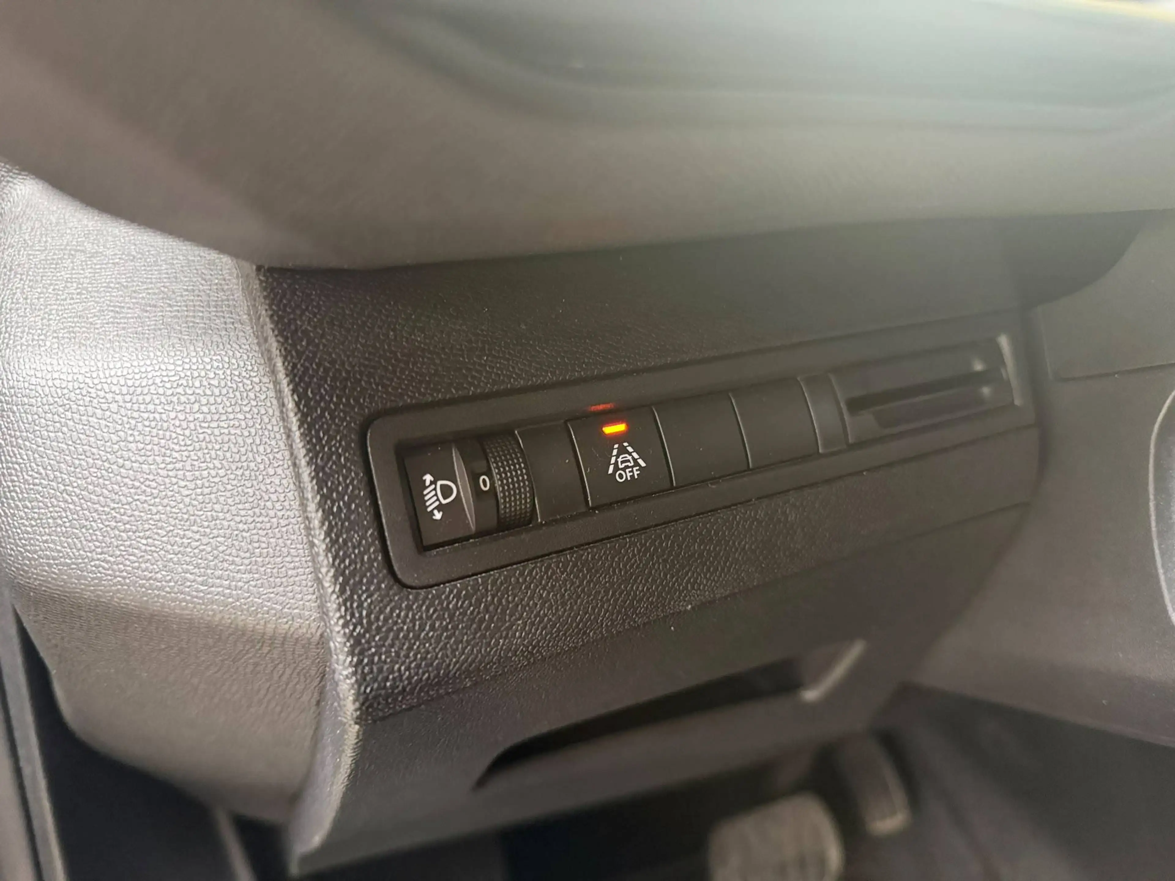 Peugeot 3008 3008 1.5 BlueHDi Allure — photo 6