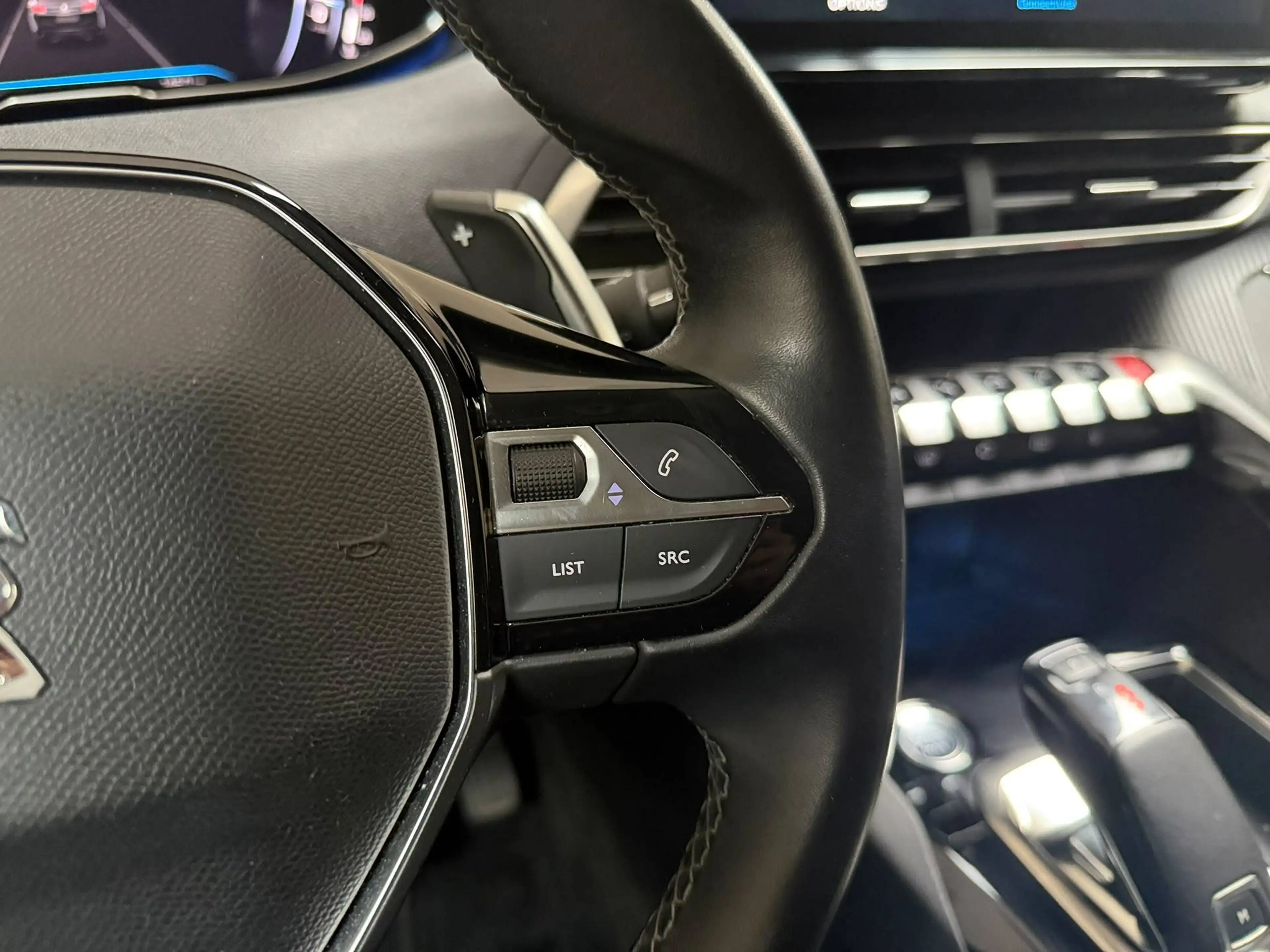 Peugeot 3008 3008 1.5 BlueHDi Allure — photo 8