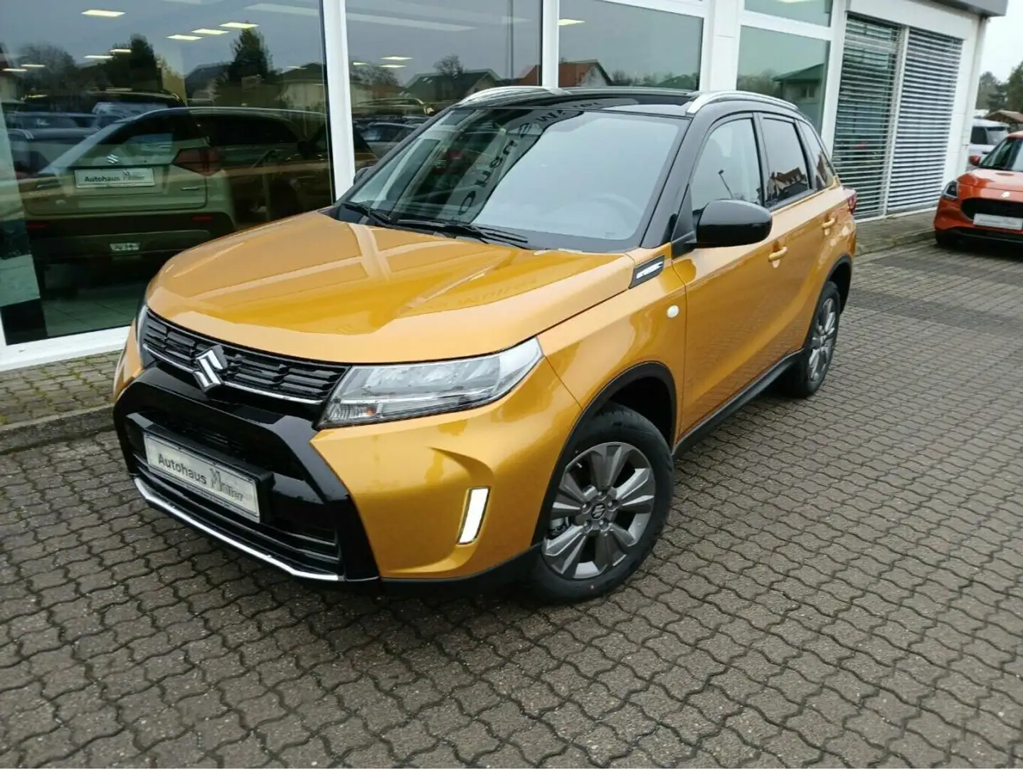 Suzuki Vitara 1.5 Hybrid Comfort AGS Gold - 2