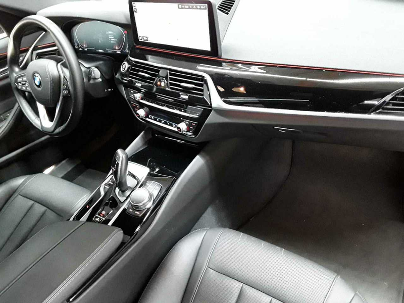 BMW 520 520d Touring Aut. HuD AHK Pano — photo 9