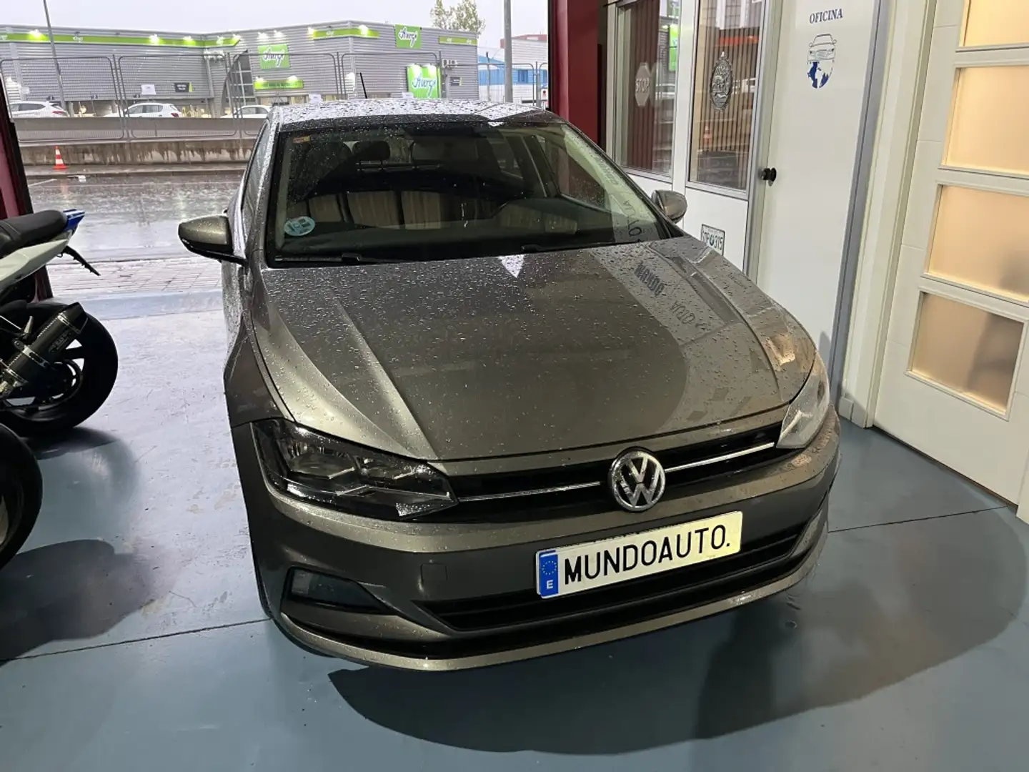 Volkswagen Polo 1.0 TSI Advance 70kW Gris - 1