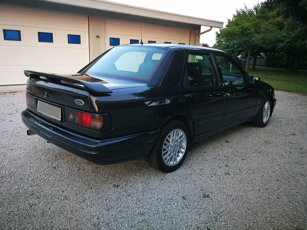 Ford Sierra 4p 2.0 Cosworth c/clima 4x4 cat., foto 3