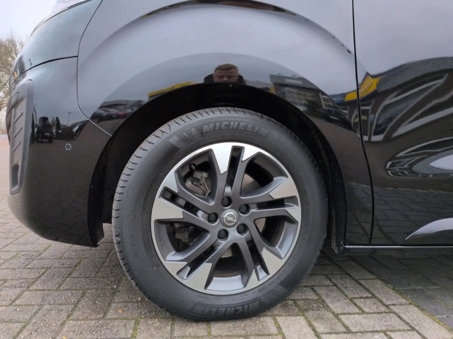 Opel Zafira Life Tourer L HUD StandHZG Navi Leder Soundsystem Schwarz - 2