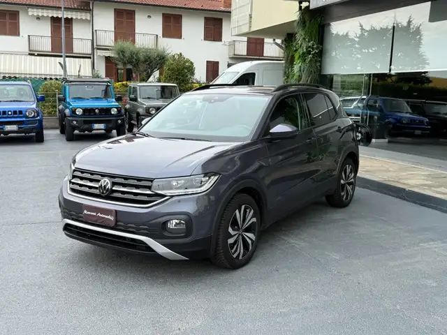 Volkswagen T-Cross view 3
