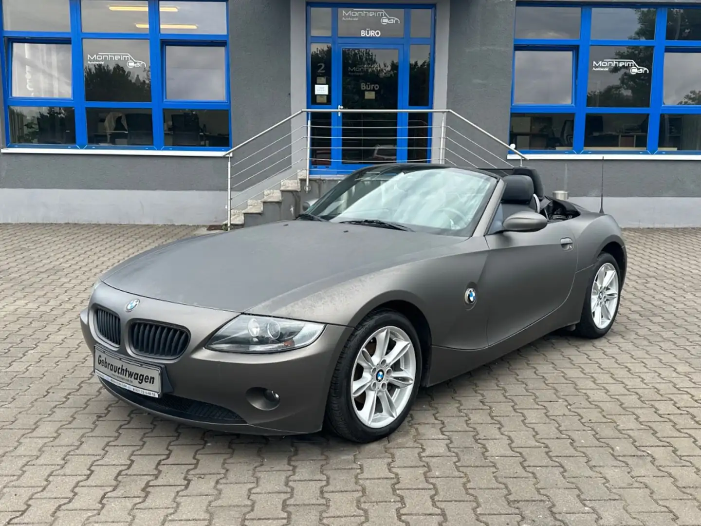 BMW Z4 Baureihe Z4 Roadster 2.2i Schwarz - 1