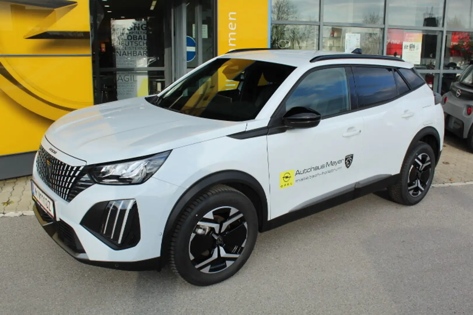Peugeot 2008 Benzin 100 S&S Allure 6-Gang-Manuell Weiß - 1