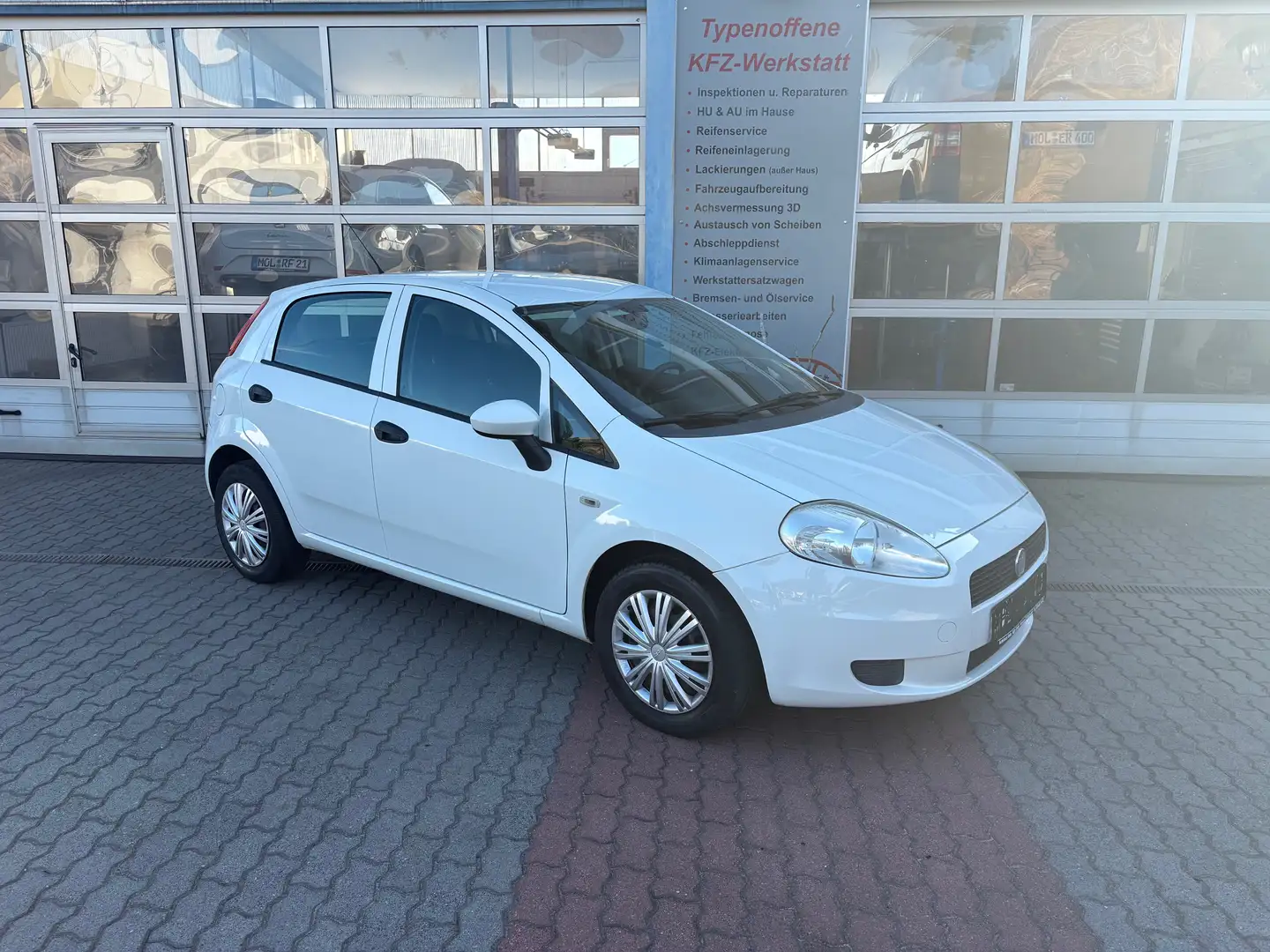 Fiat Punto Scheckheftgepflegt, HU/AU neu - 1