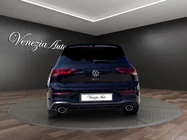 Volkswagen Golf view 5