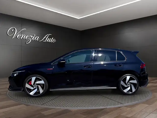 Volkswagen Golf view 3