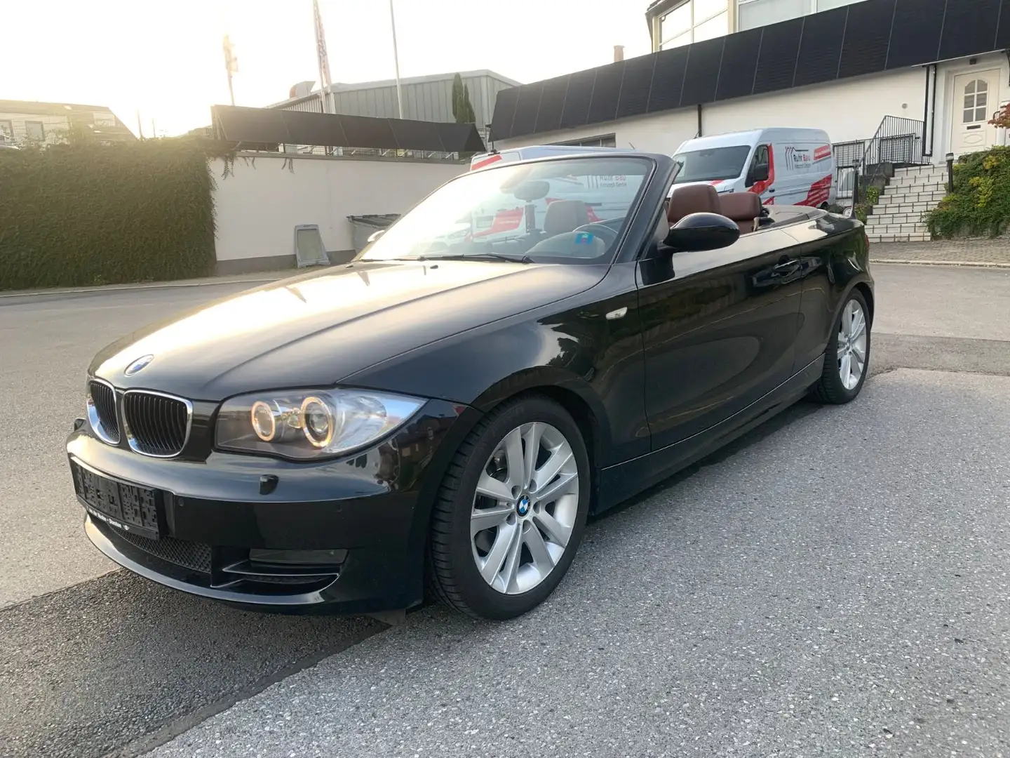 BMW 120 1 Cabrio 120i*Navi*Xenon*Leder*PDC*Automatik* Schwarz - 1