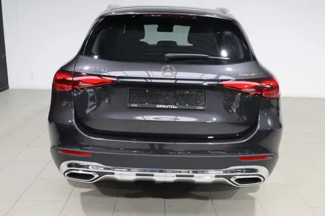 Mercedes-Benz GLC 200 view 8